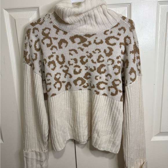 Nine West Sweaters - Nine West Leopard Print Turtleneck Sweater Cream Brown Knit Long Sleeve L